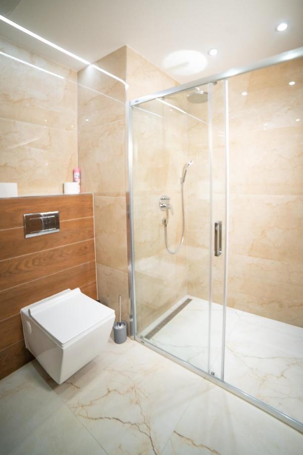 Lux Apartman V Hoteli Akvamarin Besenova Exterior photo